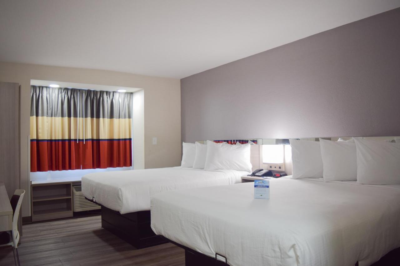 Travelers Inn And Suites Raleigh Exterior photo